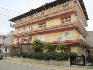 Vila ion paralija 1