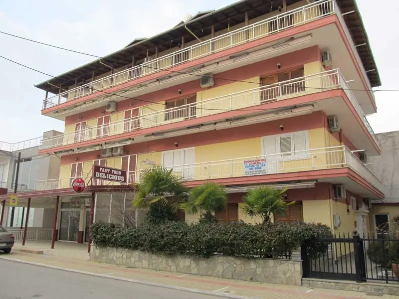 Vila ion paralija 1