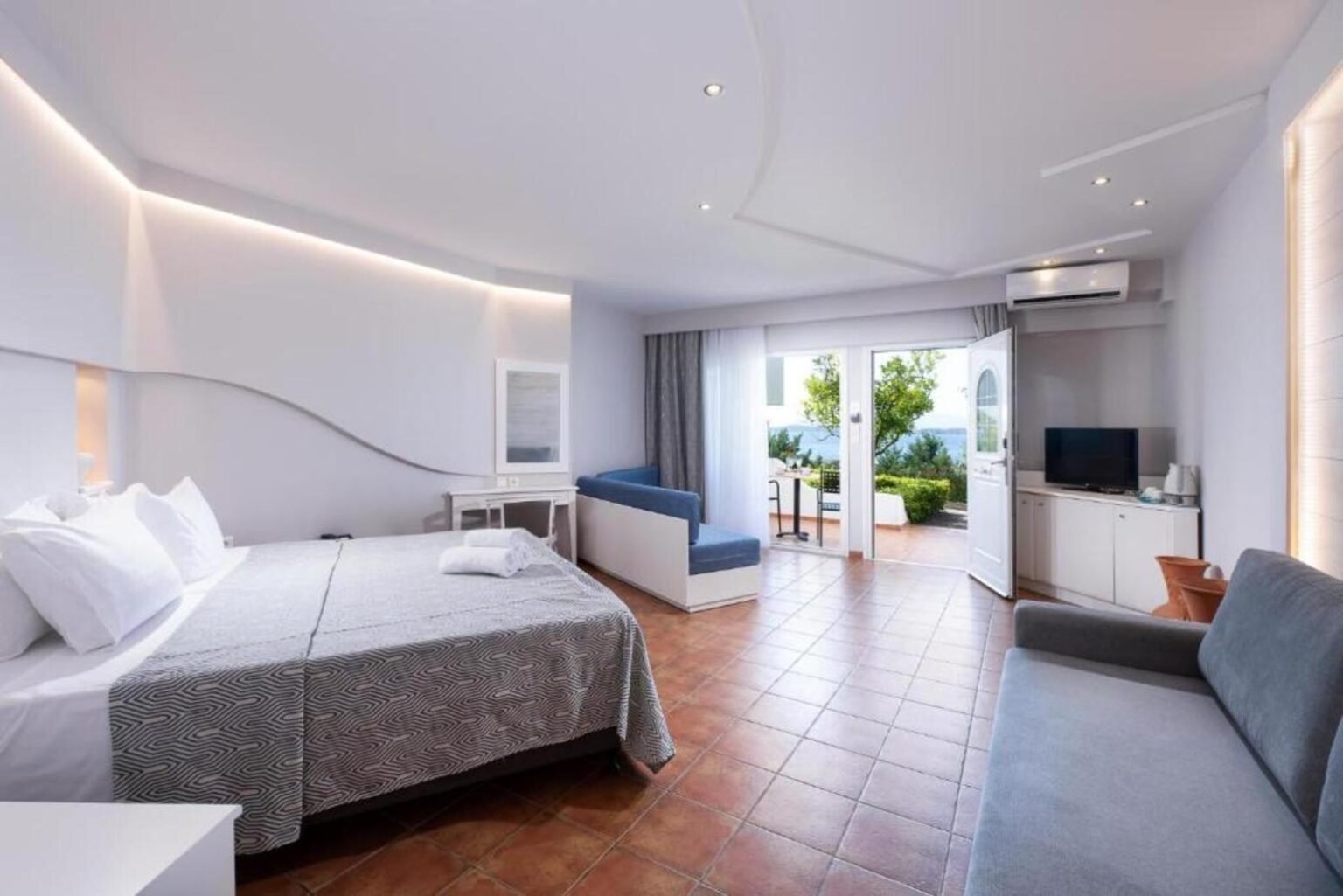Alexandros palace hotel and suites 5 17 1536x1025