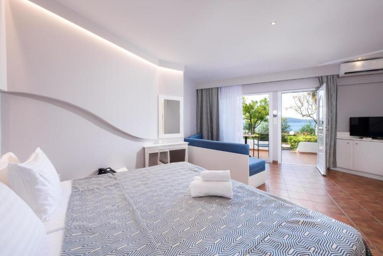 Alexandros palace hotel and suites 5 18 1536x1029