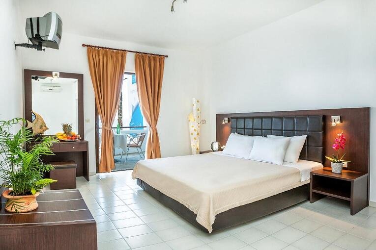 Xenios dolphin beach 19