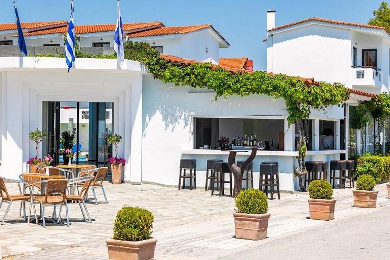 Xenios dolphin beach 9